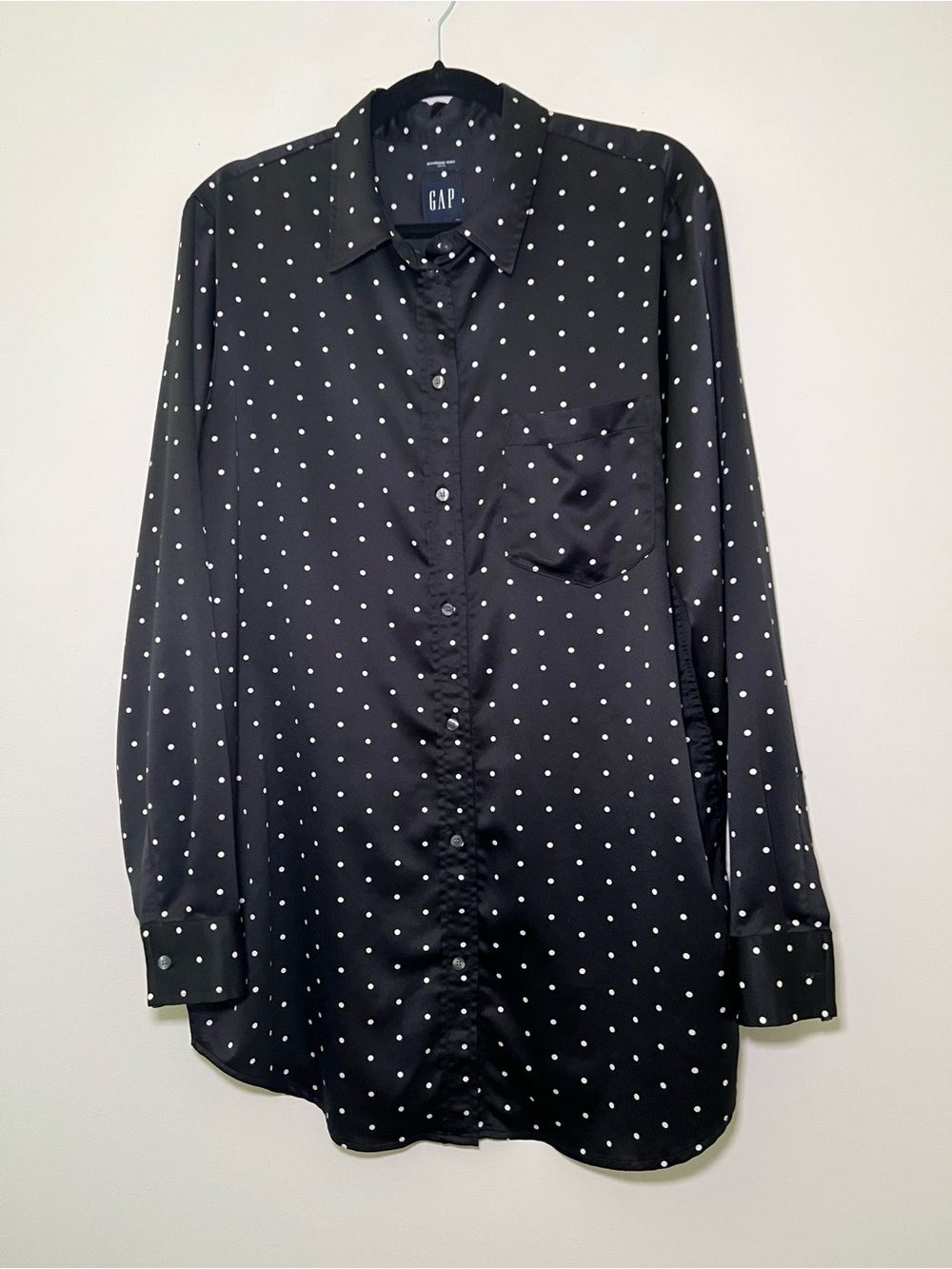 GAP Black & White Polka Dot Boyfriend Satin Long Sleeve Button Shirt Size L Tall
